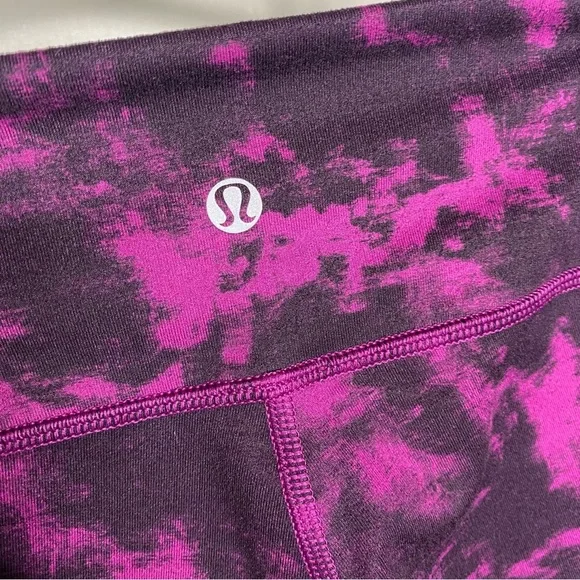 Lululemon crop leggings size 4 - Picture 3 of 4